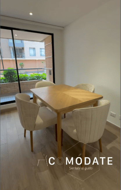 Comedor Escandinavo Flor Morado Acomodate